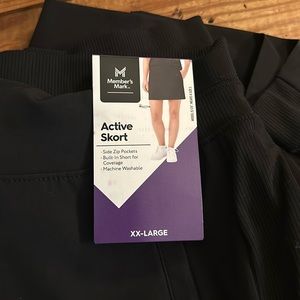 NWT black skort. Athletic wear.